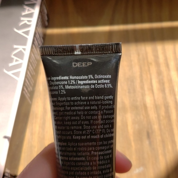CC Cream Deep - Picture 2 of 3